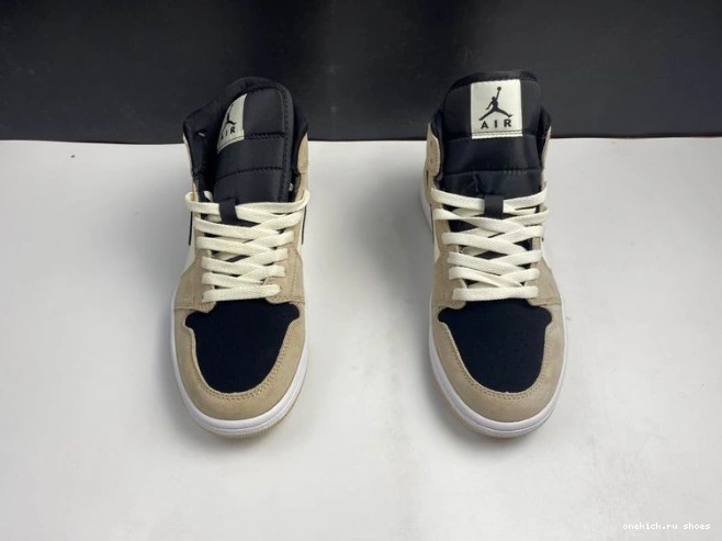 Rep Mid Orange' Air Jordan BQ6472 'Barely 1 -800 0707